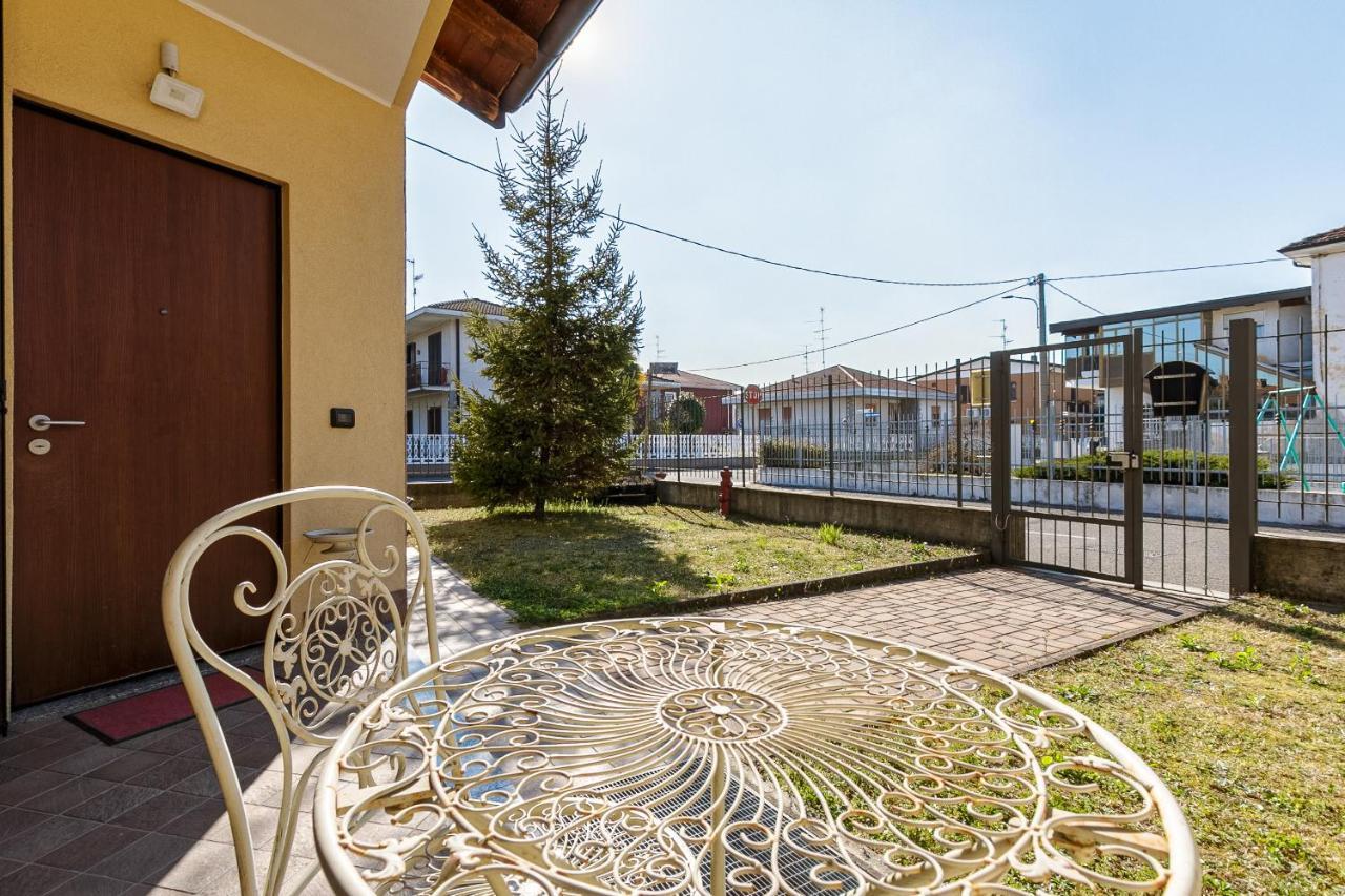 Le Quattro Stelle Villa Cardano Al Campo Extérieur photo