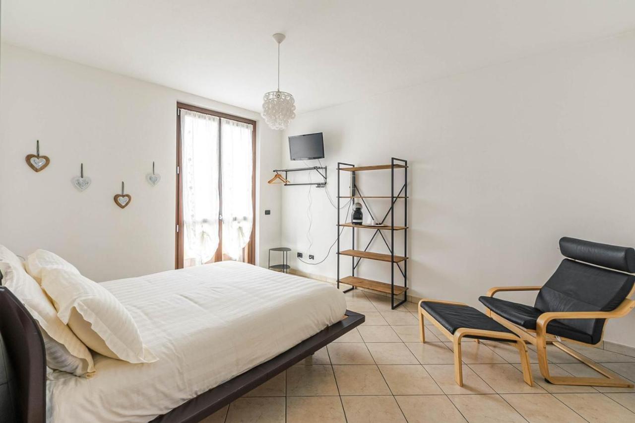 Le Quattro Stelle Villa Cardano Al Campo Extérieur photo