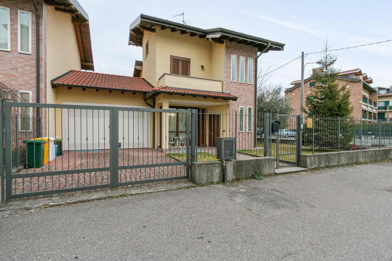 Le Quattro Stelle Villa Cardano Al Campo Extérieur photo