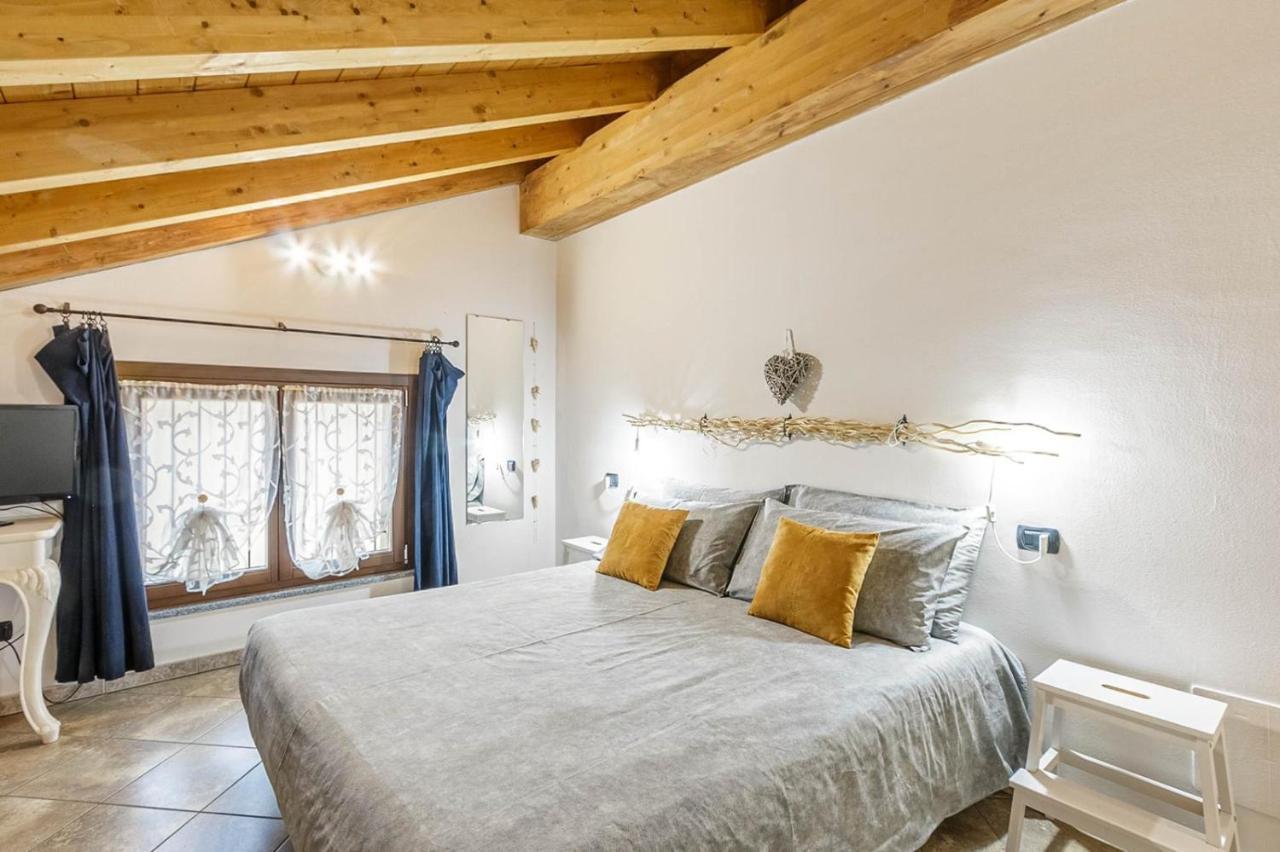 Le Quattro Stelle Villa Cardano Al Campo Extérieur photo